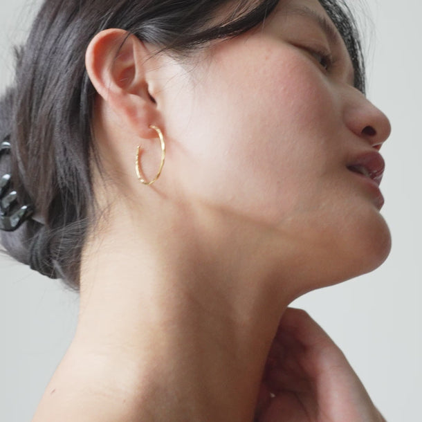 ENAMEL Copenhagen Hoops, Organic Arena Medium Earrings Gold Plated